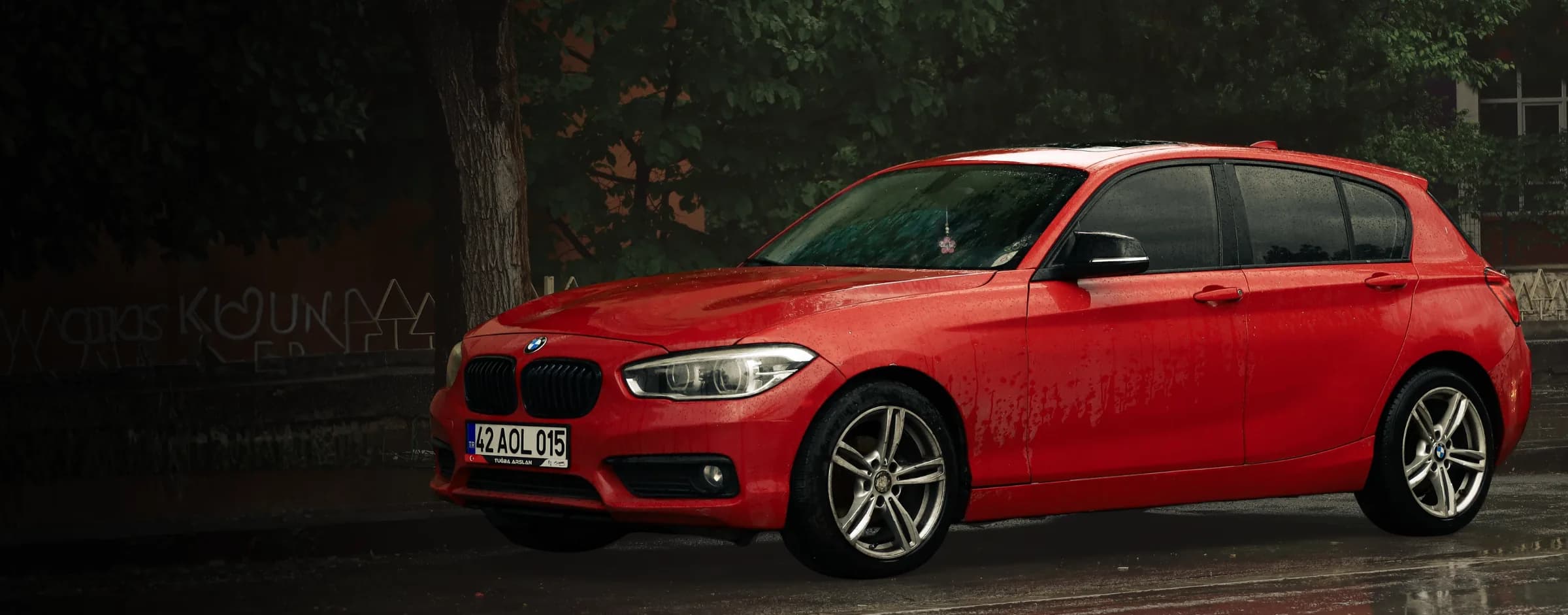 BMW Serie 1 116i rojo